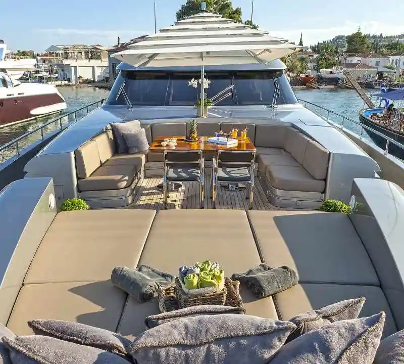 Luxury Motor Yacht Rentals